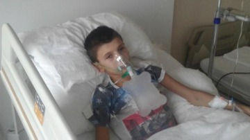 Fiul olarului Vasile Goncear este țintuit la pat. 100.000 de euro costă sănătatea copilului