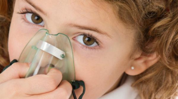 Cum învățăm copilul să accepte tratamentul cu un nebulizator