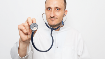 Mihai Stratulat, mai aproape de mămici. Pediatrul vă dă întâlnire pe Ask a Doctor