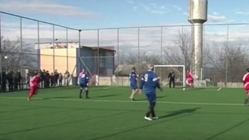 Migranții moldoveni din Telenești au donat bani pentru un complex sportiv pentru copii