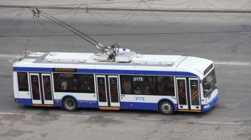 Călătoria cu troleibuzul se scumpește până 5 lei, iar căldura – cu 200 de lei