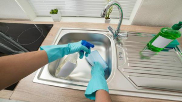 Cum scapi de mirosul urât din chiuvetă?