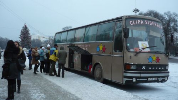 Caravana de Crăciun va ajunge la 3500 de copii