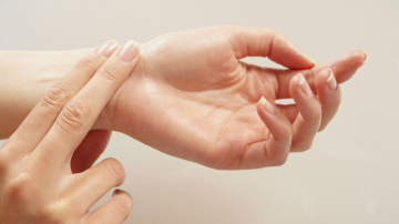 Кому и почему нужно контролировать пульс, и какое решение для его постоянного контроля?