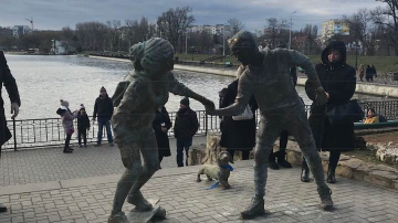 Încă o statuie cu doi îndrăgostiți a apărut în Chișinău