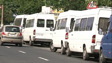 Se schimbă itinerarul unei rute de microbuz din Capitală