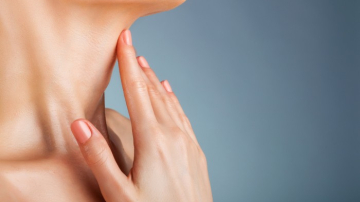 De ce este ceafa zona cea mai erogenă la femei?