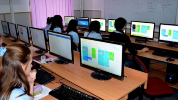50 de calculatoare vor merge în 2018 în mai multe şcoli din ţară