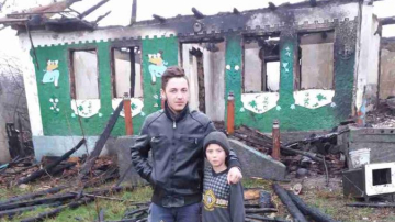 Trei frați rămași fără grija părintească nu mai au casă