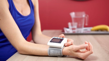 Cum să-ți măsori corect tensiunea arterială acasă