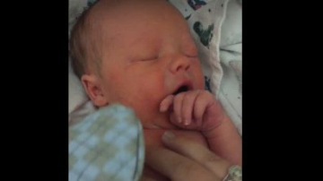 E impresionant ce a făcut o femeie înainte de a-și da bebelușul spre adopție