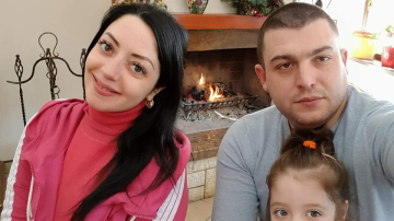 Mariana Șura îi oferă primele lecții de schi Evelinei