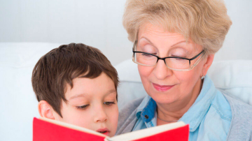 Ce se întâmplă cu bunicii care petrec MULT timp cu nepoţii