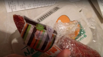 Salam cu trei etichete, cumpărat de la un supermarket din Chișinău (VIDEO)