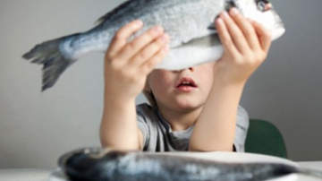 Motivul pentru care copiii trebuie să consume peşte