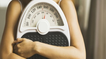 Obiceiul ciudat care te scapă de 20 de kilograme în 6 luni