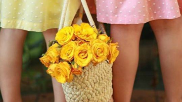 Lia Fia lansează o colecție de rochițe romantice pentru micile zâne și mămicile lor