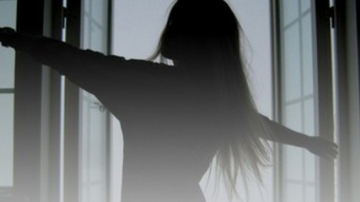 Появилась информация о состоянии школьницы, которая выпрыгнула из окна столичного лицея