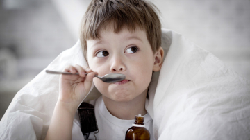 Siropurile de tuse pentru copii: De ce trebuie să optezi pentru un medicament pe bază de plante