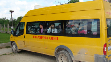 Учащиеся из нескольких населенных пунктов не попали в школу