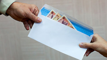 În ajun de 8 martie, Ministerul Educației amintește despre interzicerea colectării banilor în școli și grădinițe