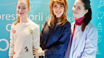 Aura are fete mari. Cum le-a felicitat pe Lori și Beti la cea de-a 13-a aniversare