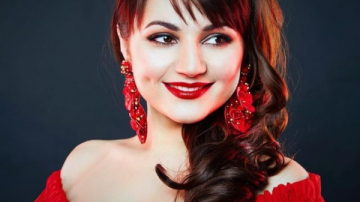 Cum a arătat rochia de mireasă a lui Cristy Rouge