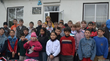 Cum să trăiești cu 10 lei pe zi? Formula ”magică” oferită de Guvern copiilor rămași fără părinți