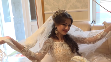 Nepoata baronului țiganilor din Bălți s-a măritat. A purtat o rochie cu 2 kg de aur