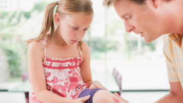 Почему нельзя дуть на рану