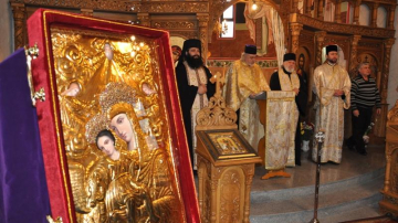 O icoană făcătoare de minuni a fost adusă la Catedrala Mitropolitană