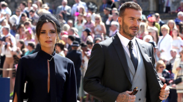 Victoria şi David Beckham îşi vând ţinutele purtate la nunta regală. Iată motivul