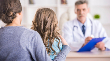 Cancerul la copii: de ce apare, tratament şi evoluţie