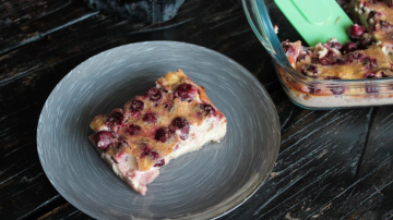 Clafoutis cu ouă şi vişine