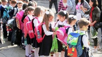 Studiu de caz: Cît îi costă pe părinți să-și trimită copilul la școală