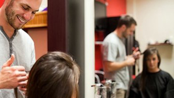 В какой день недели лучше всего стричься