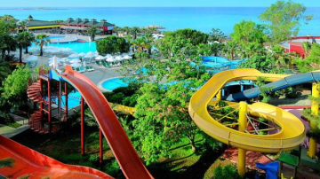 Peste 20 de copii din familii social-vulnerabile au plecat în vacanţă în Turcia