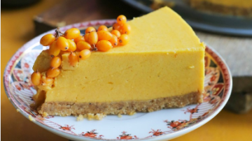 Tartă mousse de cătină de la Valerie's Food