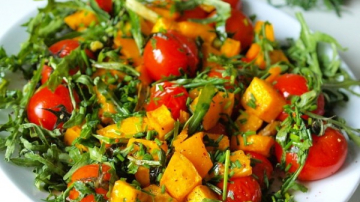 Salate cu dovleac: 5 rețete delicioase și ușor de preparat