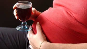 Sarcina și consumul de alcool – incompatibile cu visul de a deveni mamă