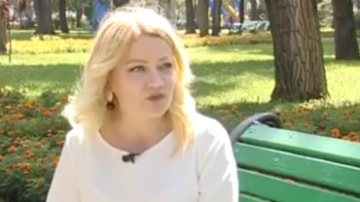 O moldoveancă coase haine pentru soțiile de milionari