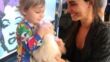 Fetița Feliciei Sîrbu e omagiată. Ce cadou a primit de la mama sa