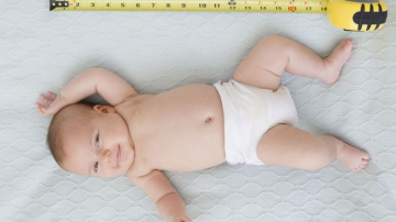 Врач-педиатр: Как должен развиваться малыш в первые месяцы жизни (ВИДЕО)