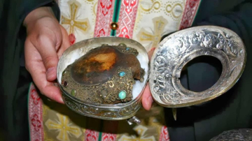 Moaştele Sfântului Pantelimon din Muntele Athos vor fi aduse în Moldova