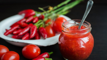 Соус, варенье и еще четыре заготовки из томатов на зиму