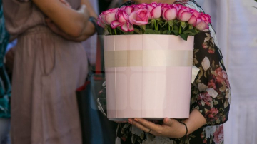 De Ziua Profesorilor, covoare de flori la picioarele lor