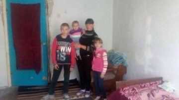 Trei frați din Glodeni trăiesc în condiții groaznice. Au nevoie urgent de ajutor!
