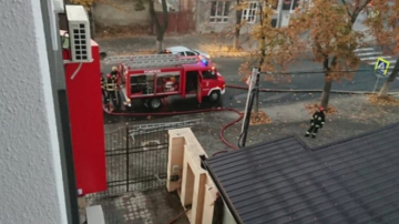 Un restaurant din capitală, devastat de flăcări (FOTO)