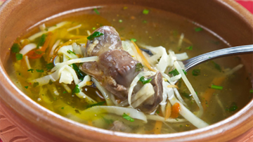 Zeamă cu măruntaie de pasăre