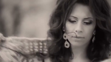 Nona Marian a lansat un videoclip alb-negru